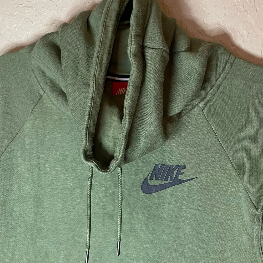 Nike Rally Sportswear Funnel Neck Sleeveless Sweatshirt Green‎ Pocket Size Small
